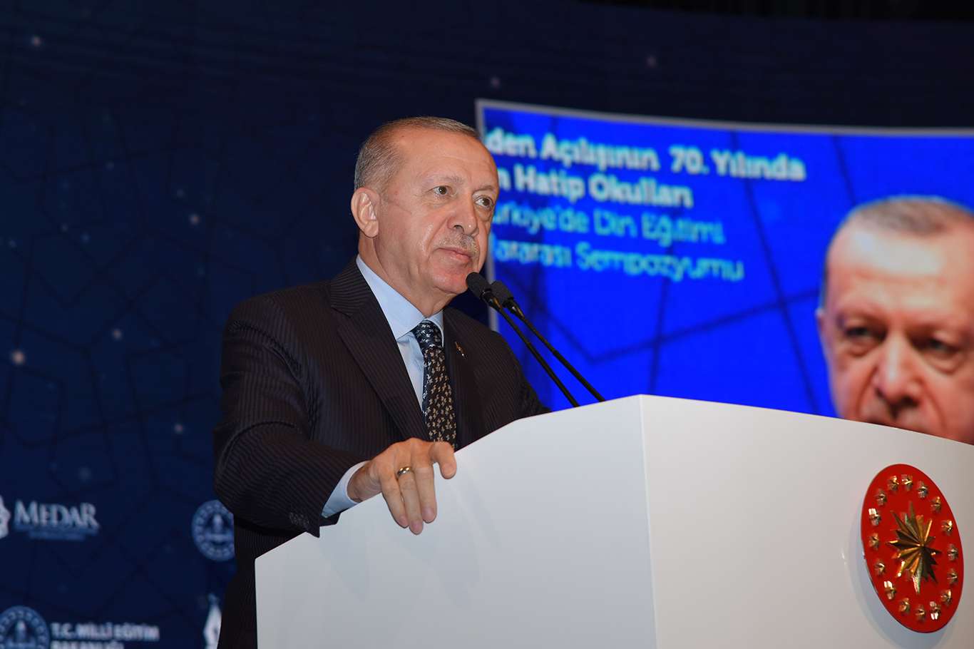 Cumhurbaşkanı Erdoğan: İmam hatip okulları İslam dünyasına örnek oldu Cumhurbaşkanı Erdoğan: İmam hatip okulları İslam dünyasına örnek oldu